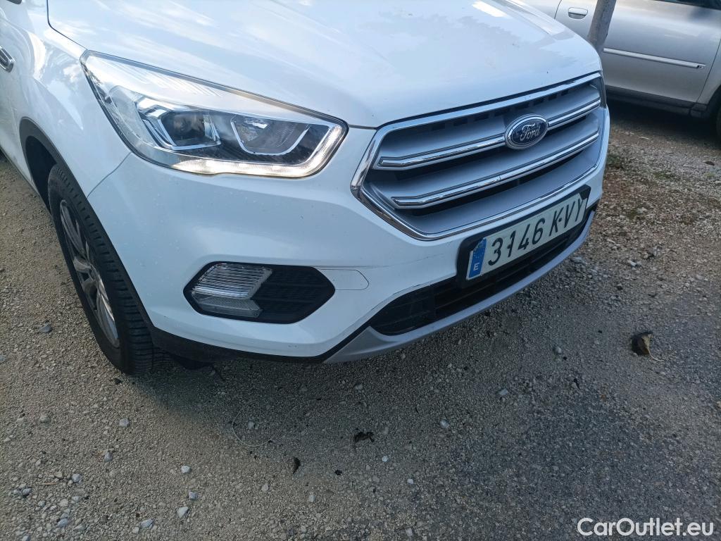  Ford  Kuga FORD  / 2016 / 5P / todoterreno 1.5 EcoBoost 88kW 4x2 Trend+ (CX) #8