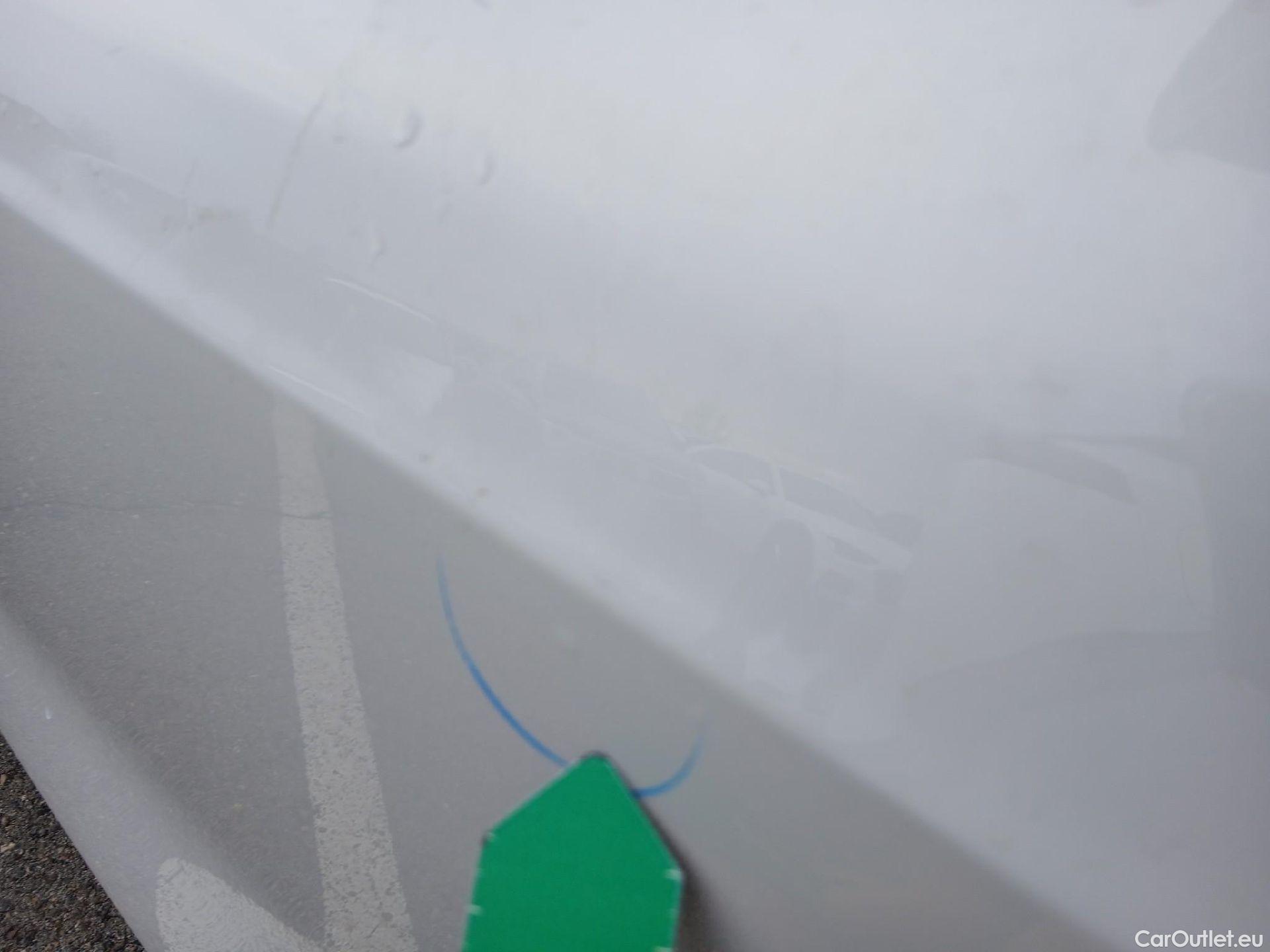  Bmw  Serie 1 BMW  / 2019 / 5P / berlina con portón 118i #32