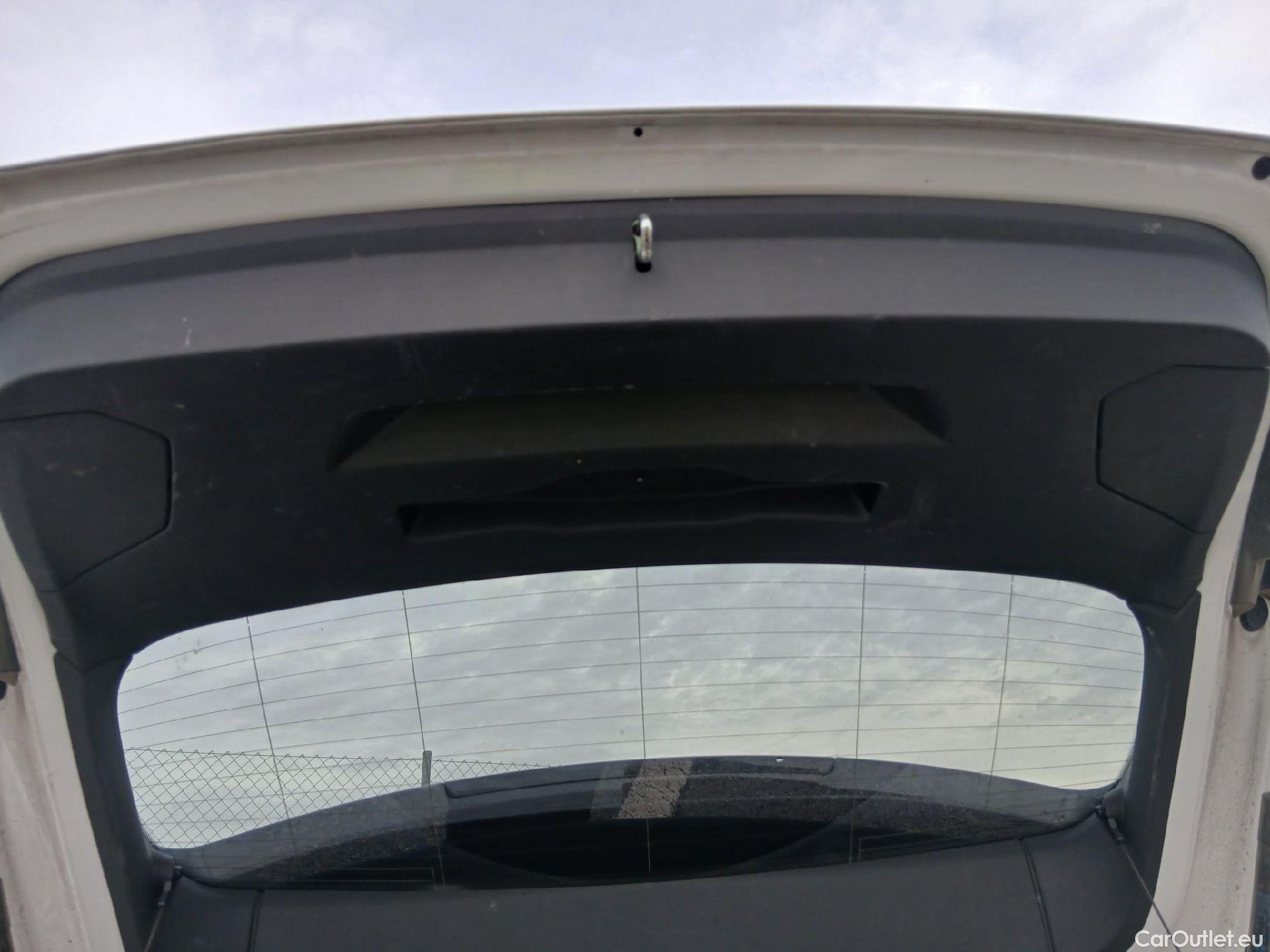  Bmw  Serie 1 BMW  / 2019 / 5P / berlina con portón 118i #21