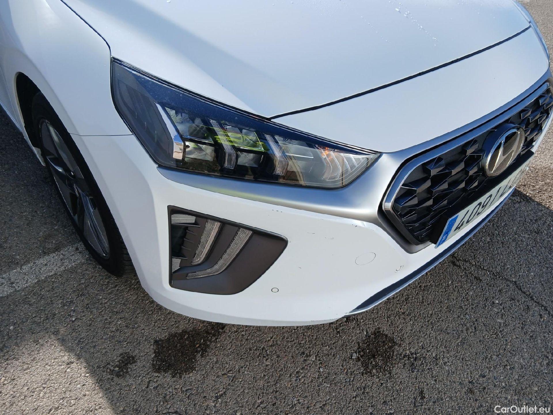  Hyundai   Ioniq HYUNDAI / 2019 / 5P / berlina con portón 1.6 GDI HEV Style DT #1