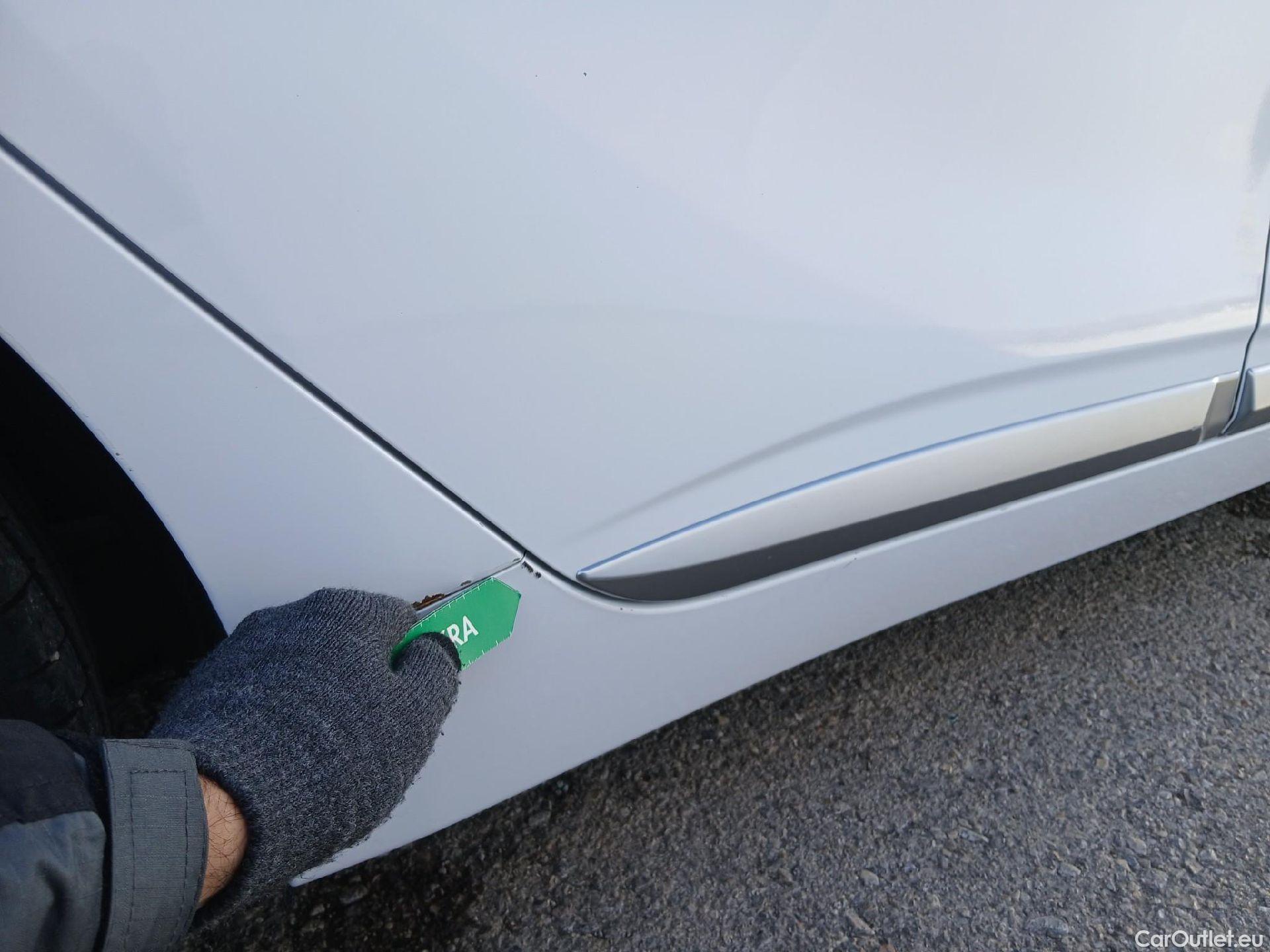  Hyundai   Ioniq HYUNDAI / 2019 / 5P / berlina con portón 1.6 GDI HEV Style DT #17