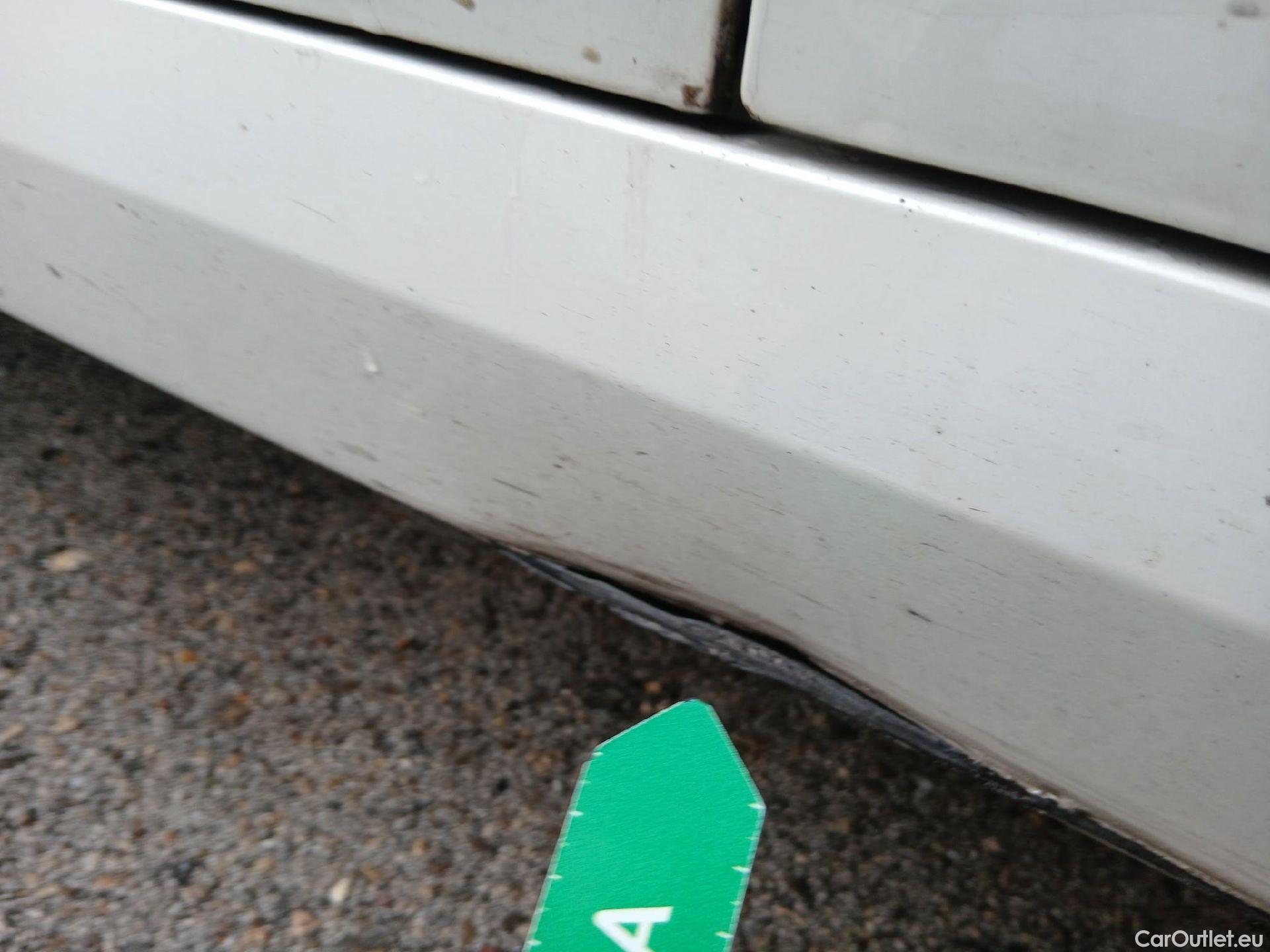  Bmw  Serie 1 BMW  / 2019 / 5P / berlina con portón 118i #35