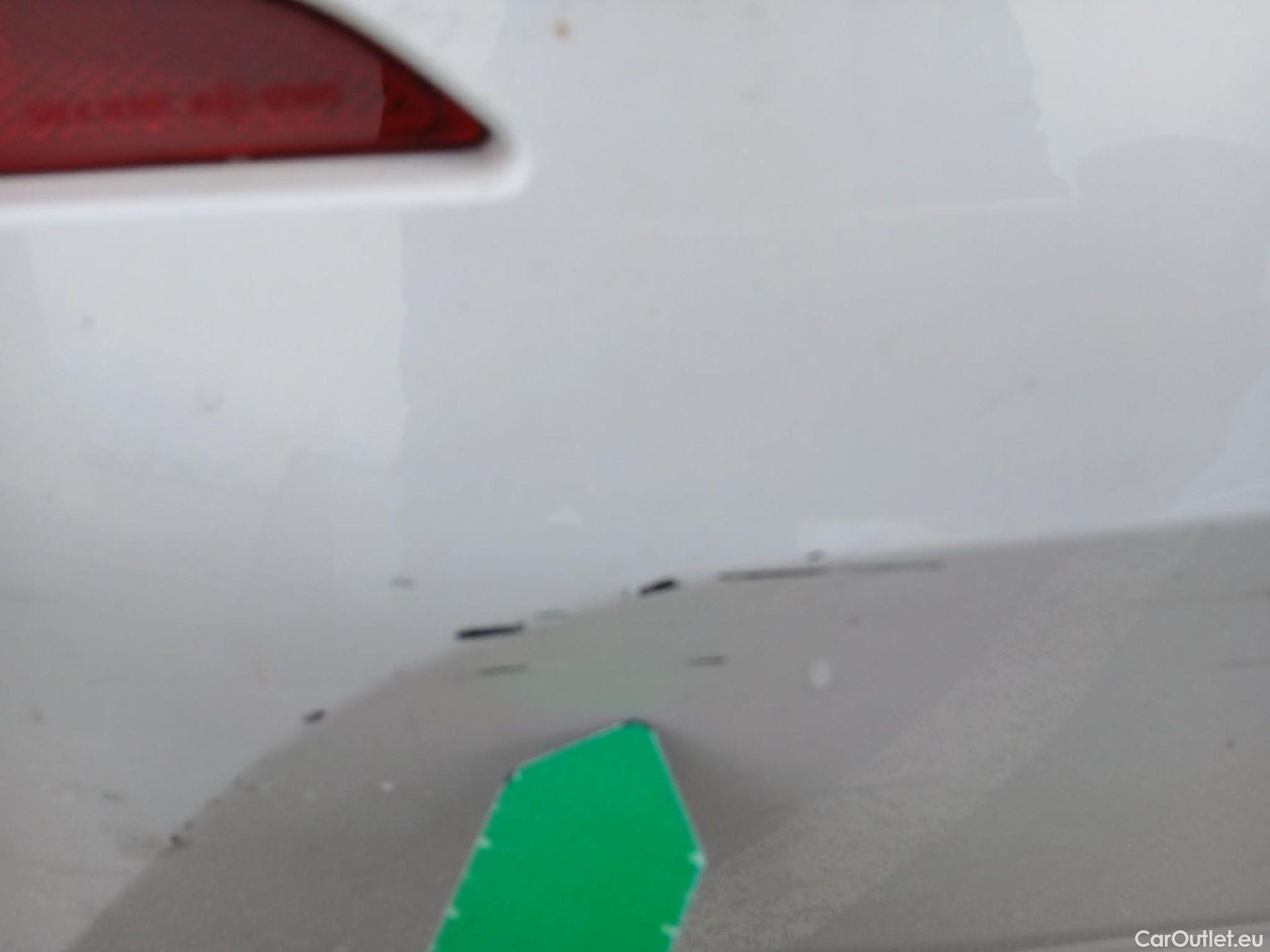  Bmw  Serie 1 BMW  / 2019 / 5P / berlina con portón 118i #12