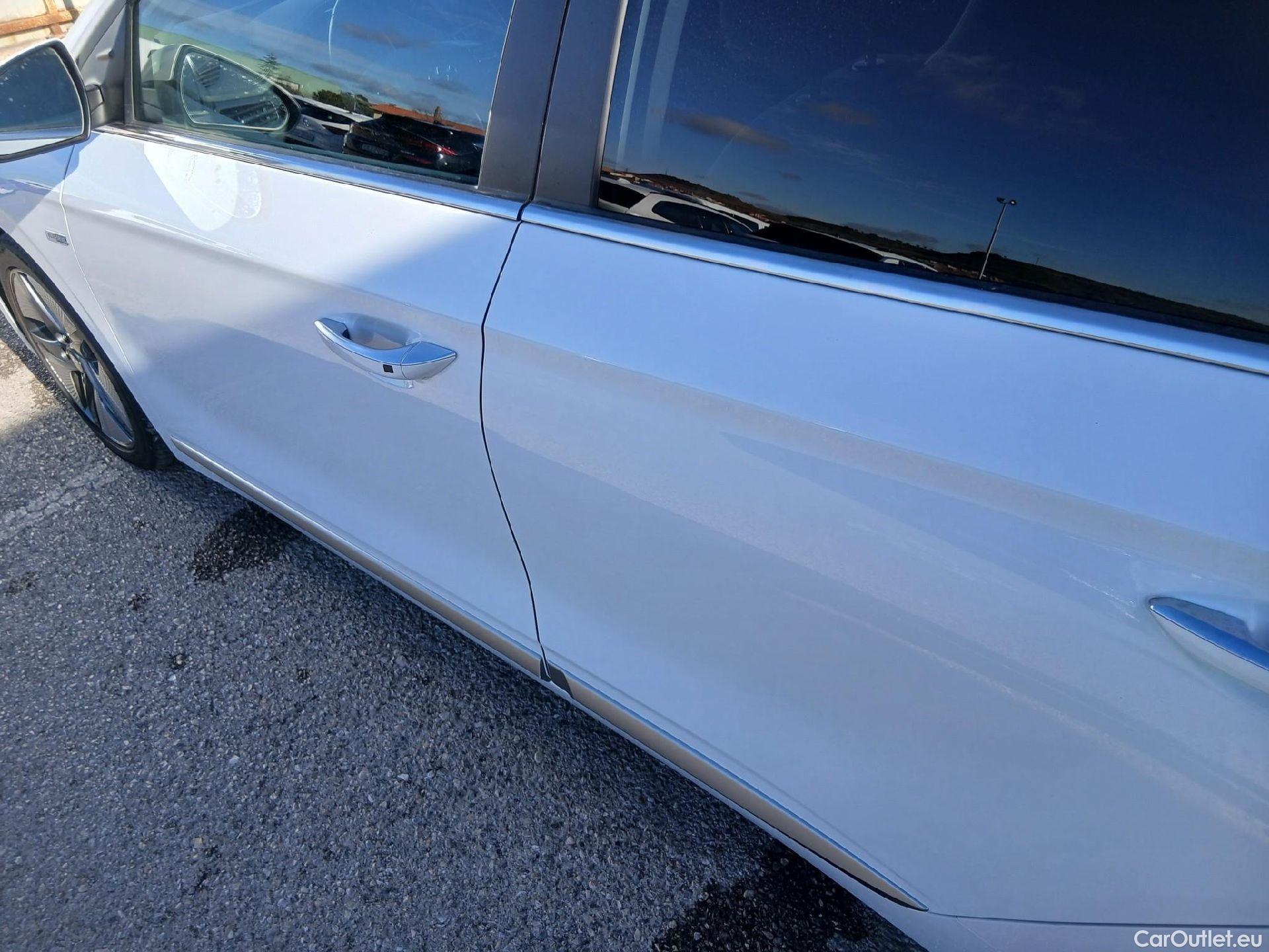  Hyundai   Ioniq HYUNDAI / 2019 / 5P / berlina con portón 1.6 GDI HEV Style DT #8