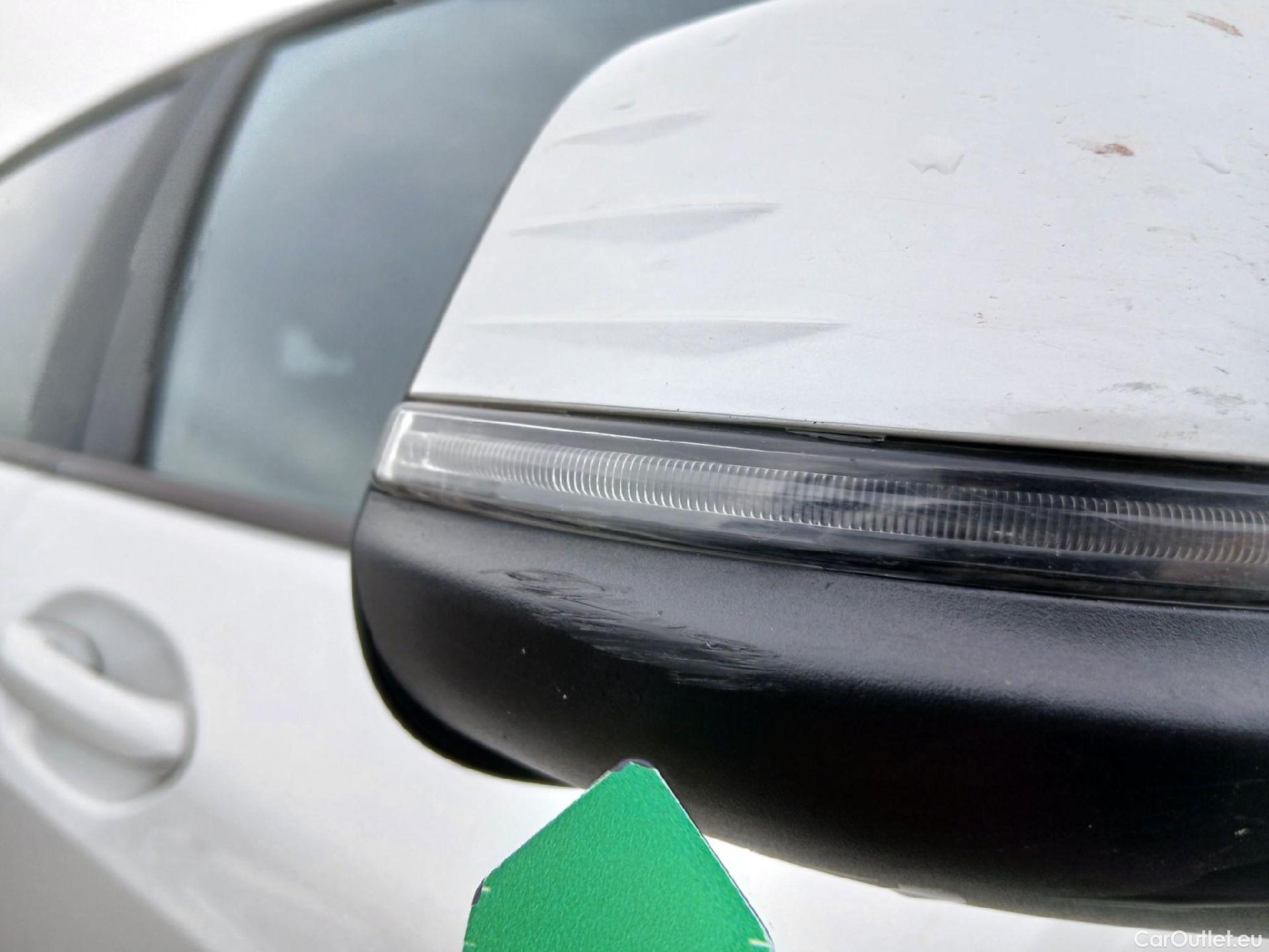  Bmw  Serie 1 BMW  / 2019 / 5P / berlina con portón 118i #28