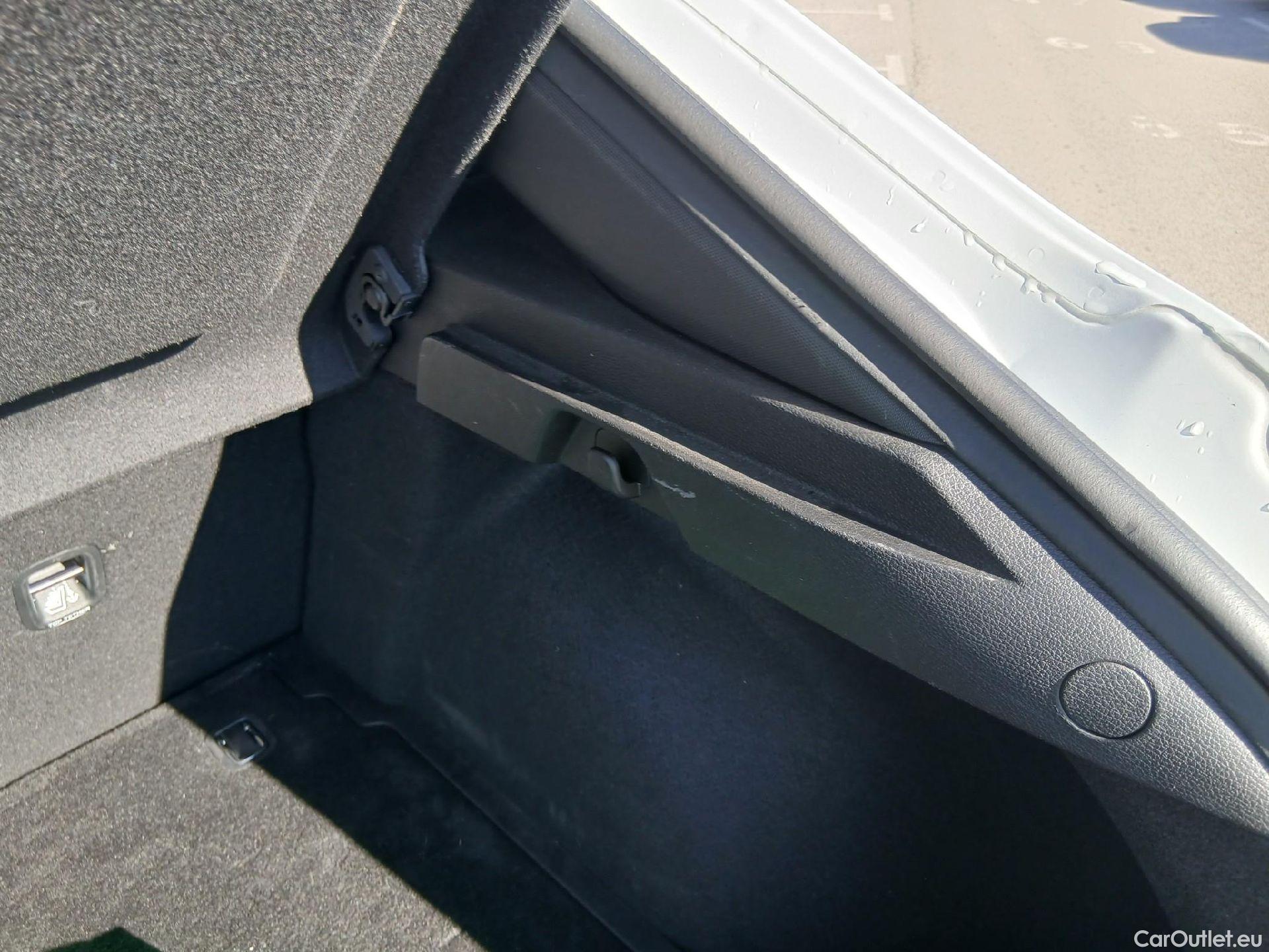  KIA  XCeed KIA  / 2019 / 5P / todoterreno 1.0 T-GDi Drive 88kW (120CV) #29