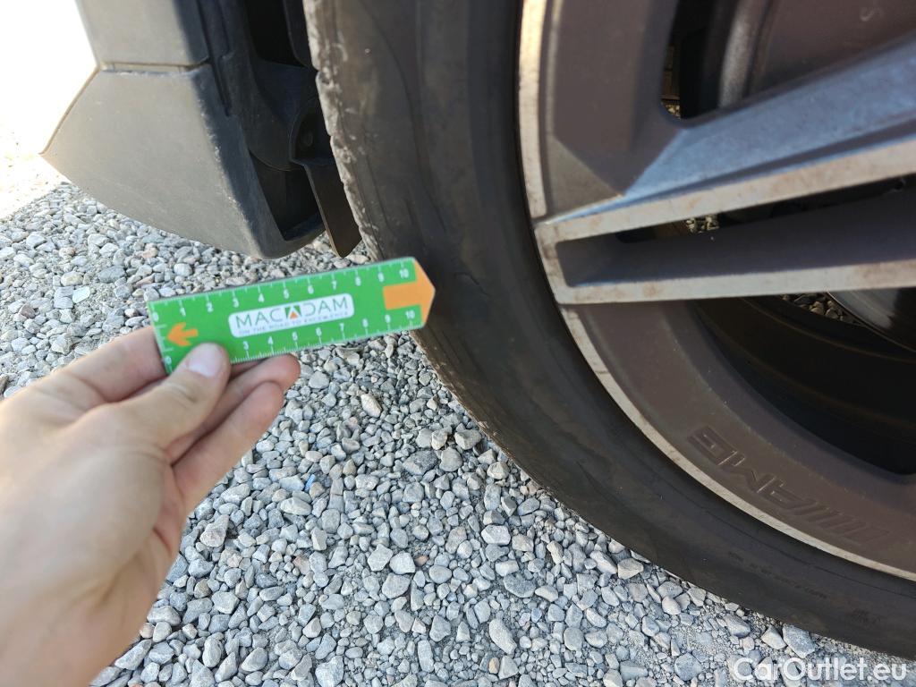  Mercedes  GLA MERCEDES-BENZ  / 2020 / 5P / todoterreno  200 #4