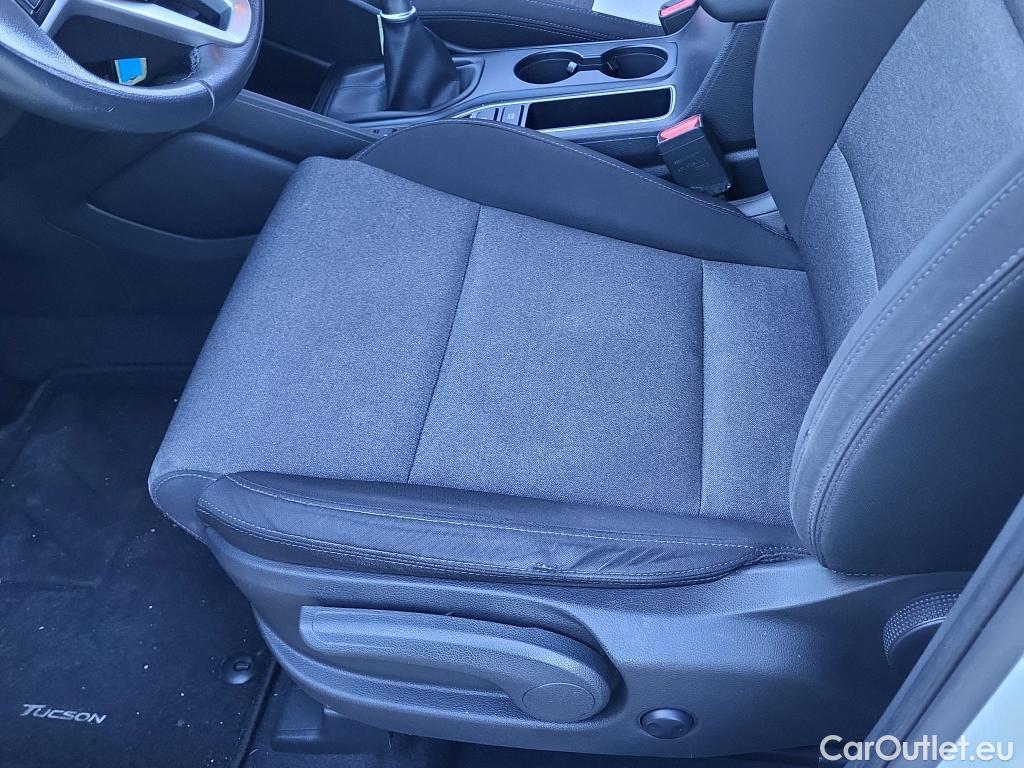  Hyundai  Tucson HYUNDAI  / 2018 / 5P / todoterreno 1.6 CRDI 85kW (116CV) 48V SLE 4X2(SP)(SL) #9