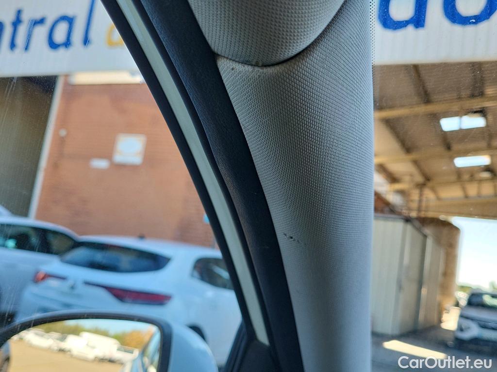  Hyundai  Tucson HYUNDAI  / 2018 / 5P / todoterreno 1.6 CRDI 85kW (116CV) 48V SLE 4X2(SP)(SL) #19