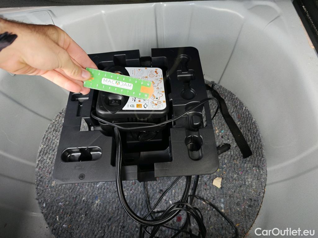  Renault  Captur RENAULT  / 2019 / 5P / todoterreno Intens TCe 90 (AC) #4