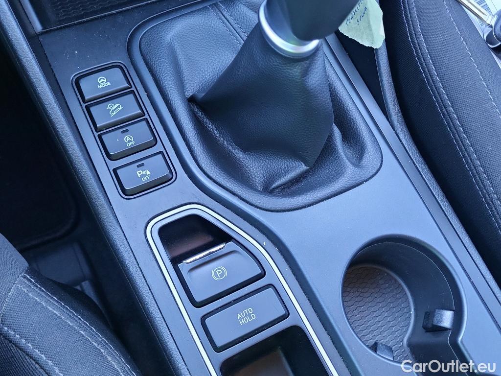  Hyundai  Tucson HYUNDAI  / 2018 / 5P / todoterreno 1.6 CRDI 85kW (116CV) 48V SLE 4X2(SP)(SL) #27