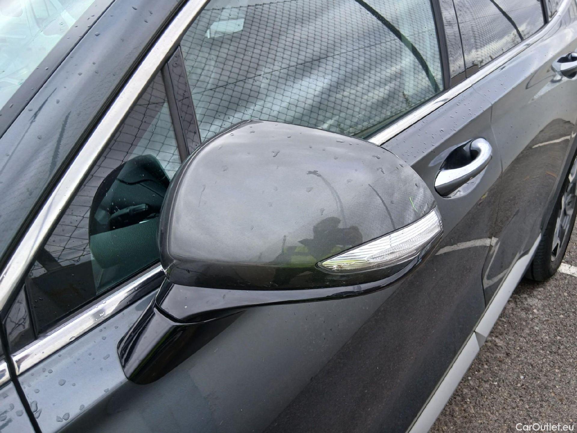  Hyundai  Santa Fe HYUNDAI  / 2021 / 5P / todoterreno 1.6 TGDi HEV Tecno Auto 4x2 #16