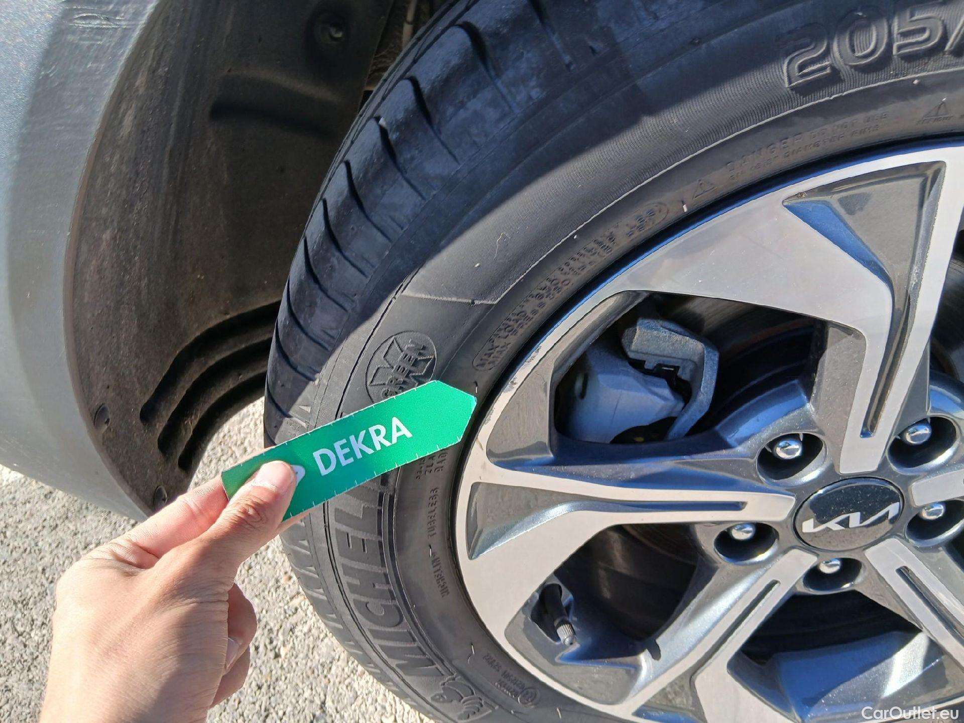  KIA  XCeed KIA  / 2019 / 5P / todoterreno 1.0 T-GDi Drive 88kW (120CV) #31