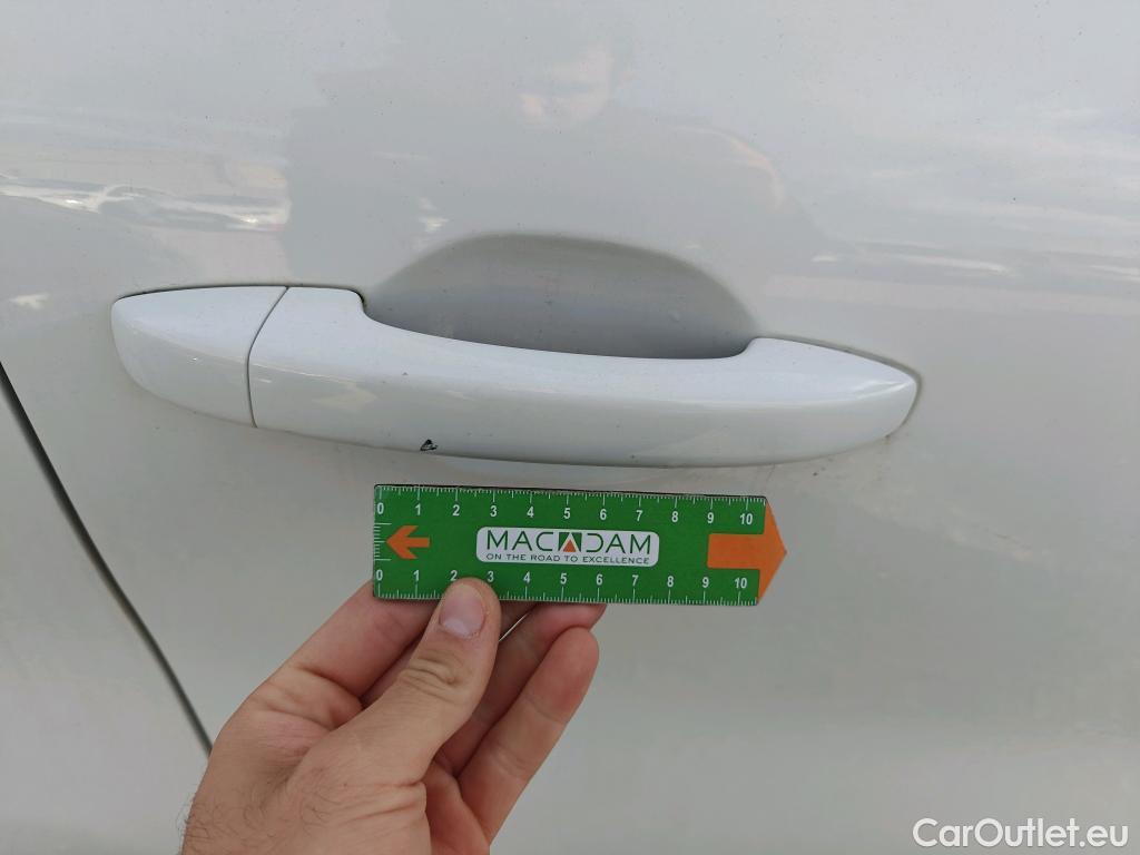  Renault  Captur RENAULT  / 2019 / 5P / todoterreno Intens TCe 90 (AC) #17