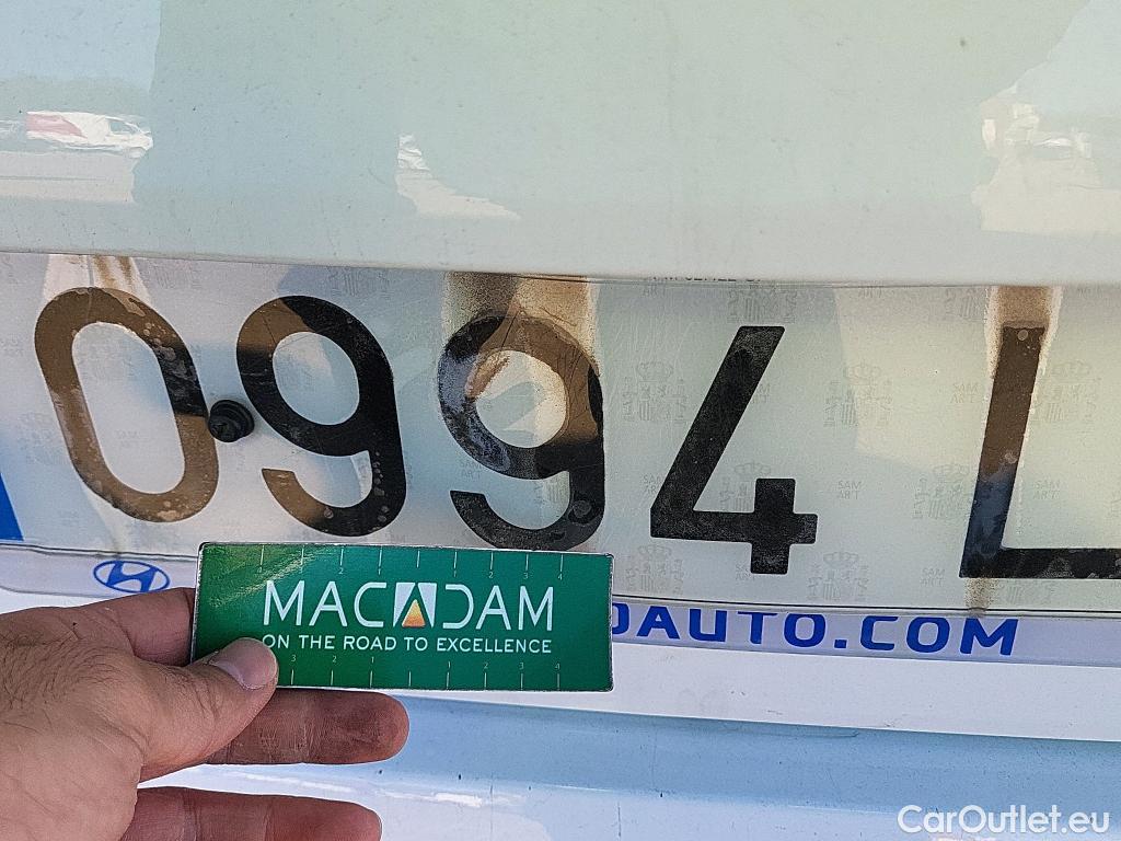  Hyundai  Tucson HYUNDAI  / 2018 / 5P / todoterreno 1.6 CRDI 85kW (116CV) 48V SLE 4X2(SP)(SL) #32