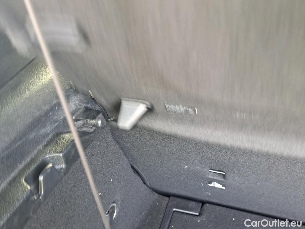  Mercedes  A-Klasse MERCEDES-BENZ Clase A / 2018 / 5P / berlina con portón A 200 d #3