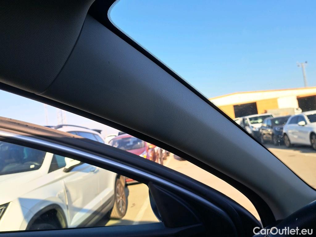  KIA  XCeed KIA  / 2019 / 5P / todoterreno 1.6 GDi PHEV 104kW (141CV) eMotion #11