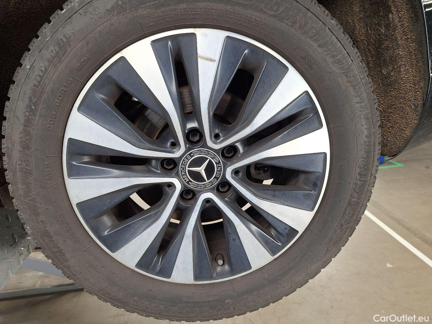  Mercedes  A-Klasse Mercedes, A-Class Berline '18, Mercedes-Benz  Limousine A 180d Business S #8