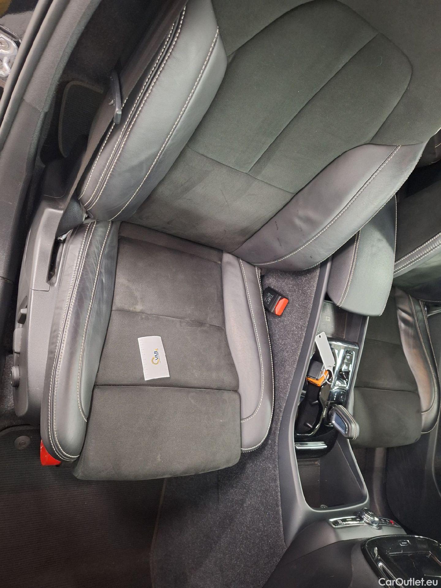  Volvo  XC 40 Volvo, XC40 '17 PHEV, Volvo XC40 T4 Recharge Geartronic R-Design 5d #1