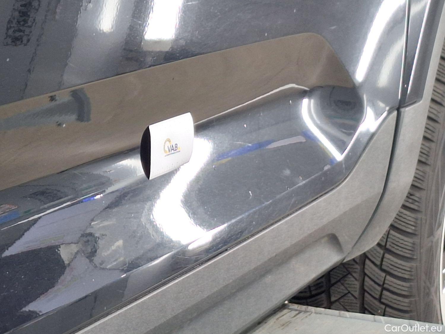  Volvo  XC 40 Volvo, XC40 '17 PHEV, Volvo XC40 T4 Recharge Geartronic R-Design 5d #5