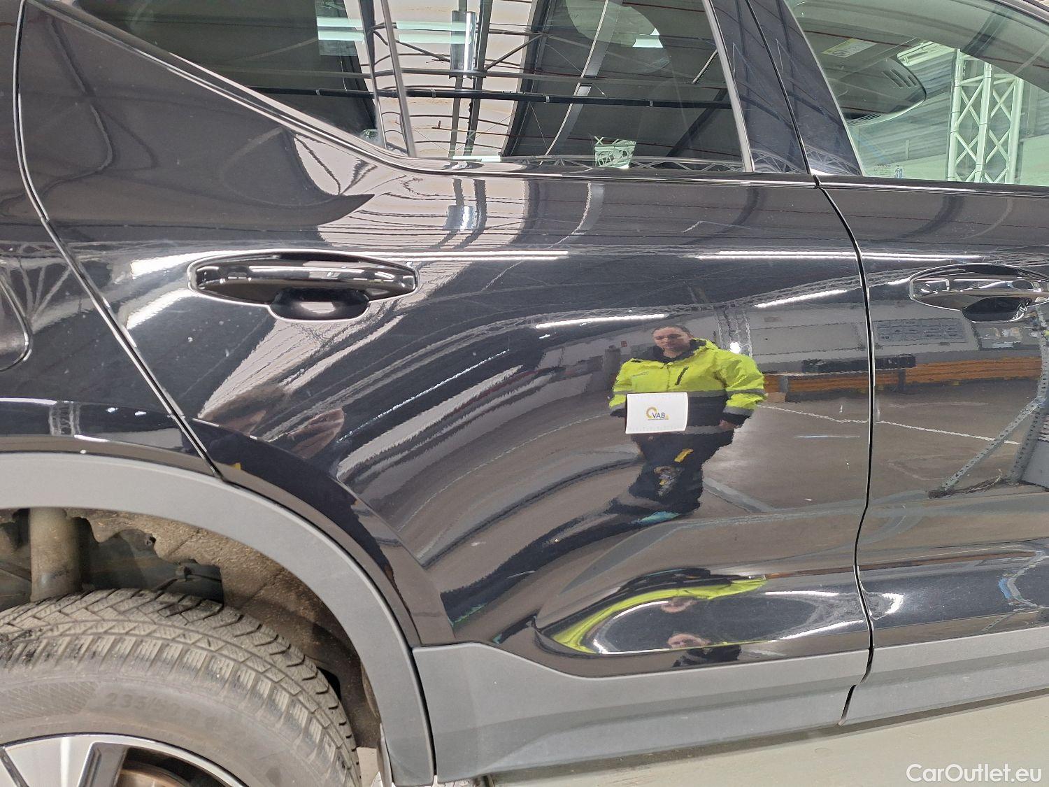  Volvo  XC 40 Volvo, XC40 '17 PHEV, Volvo XC40 T4 Recharge Geartronic R-Design 5d #6