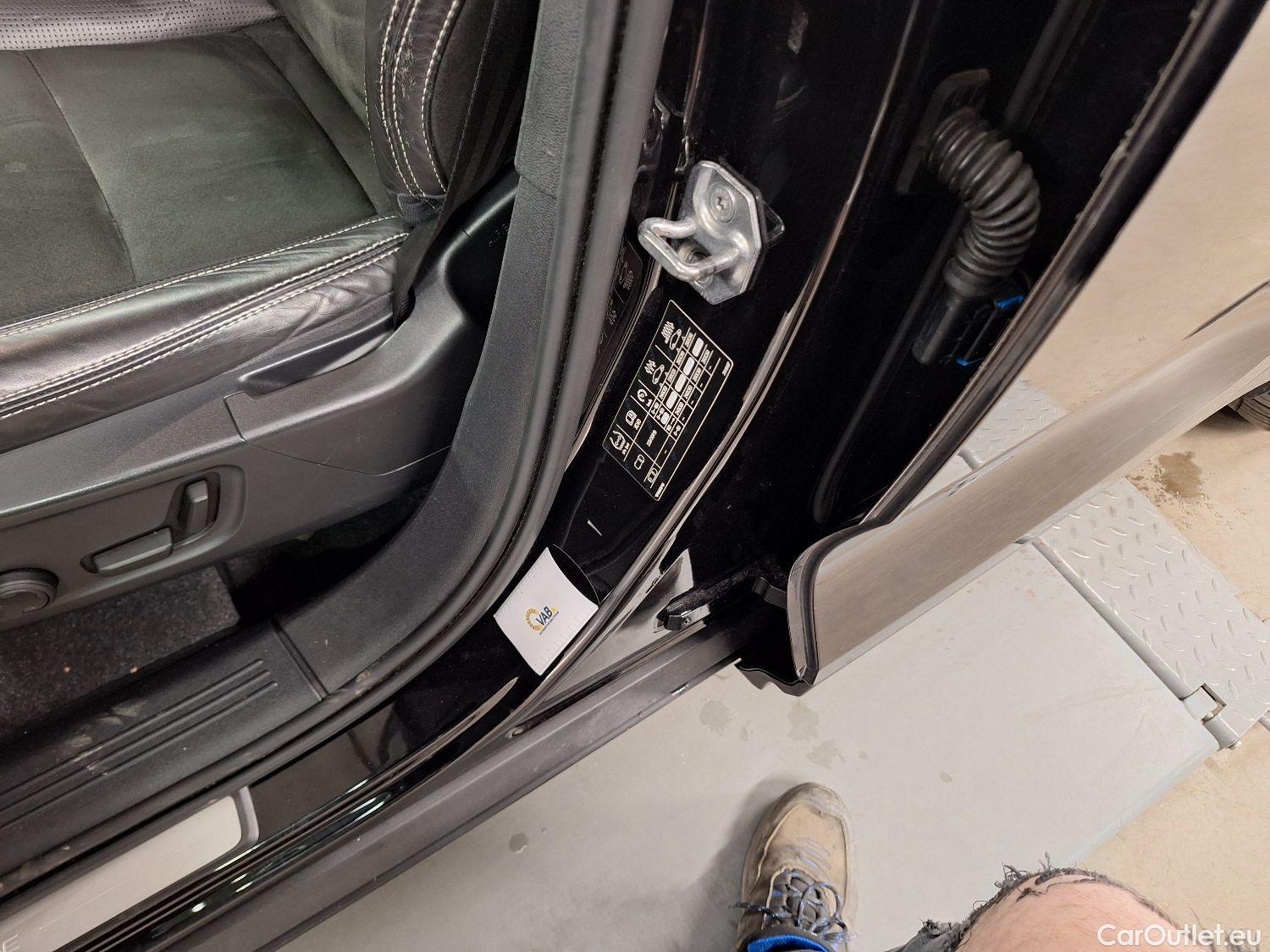  Volvo  XC 40 Volvo, XC40 '17, Volvo XC40 T5 Twin Engine R-Design 5d #50