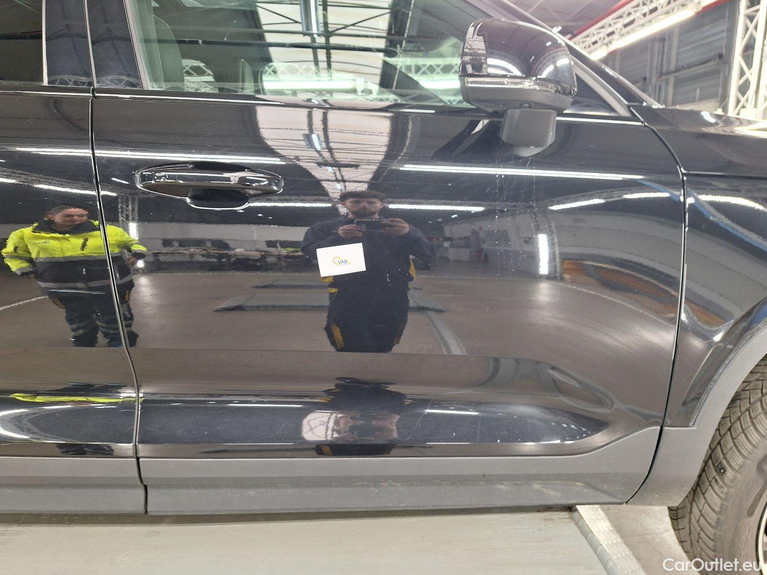  Volvo  XC 40 Volvo, XC40 '17 PHEV, Volvo XC40 T4 Recharge Geartronic R-Design 5d #3