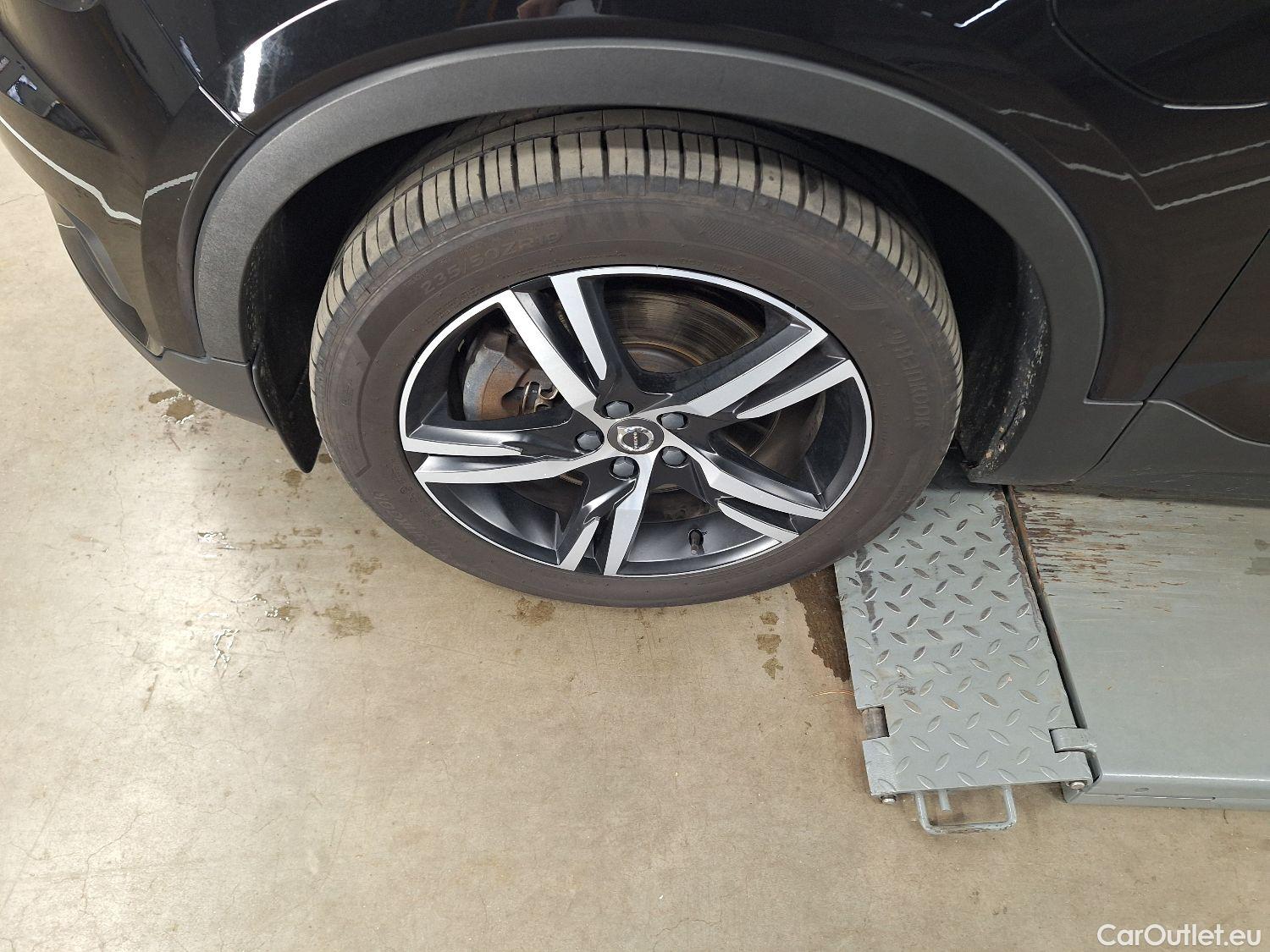  Volvo  XC 40 Volvo, XC40 '17, Volvo XC40 T5 Twin Engine R-Design 5d #55