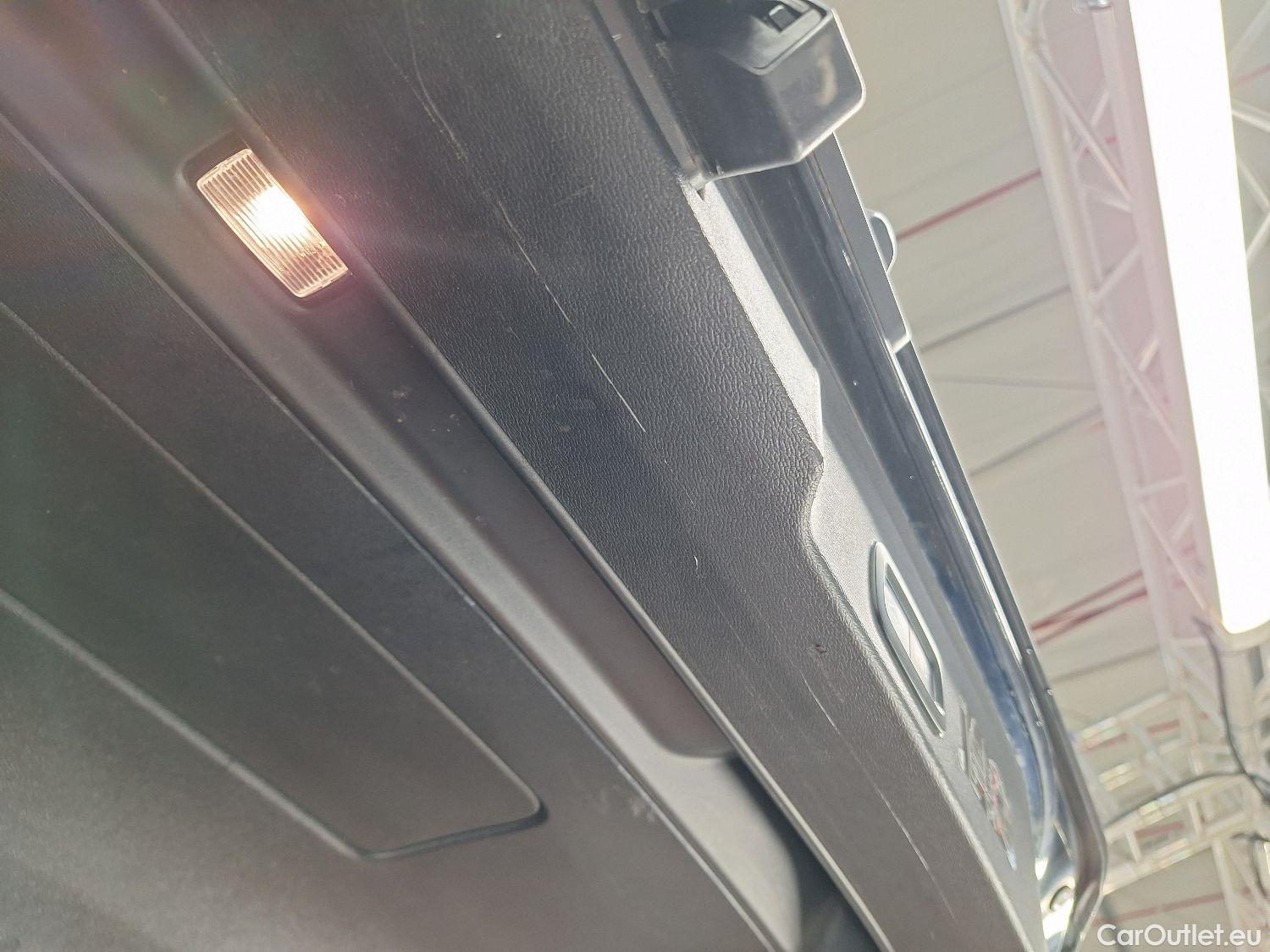  Volvo  XC 40 Volvo, XC40 '17, Volvo XC40 T5 Twin Engine R-Design 5d #45