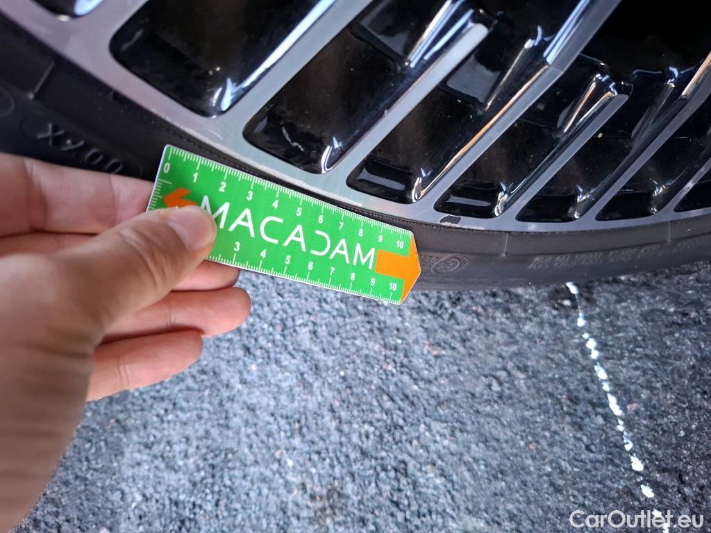  Mercedes  EQC MERCEDES-BENZ  / 2019 / 5P / SUV  400 AMG Line 4MATIC #17