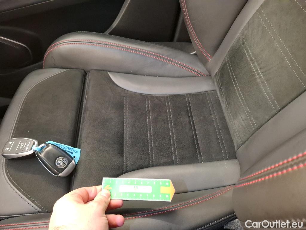  Alfa Romeo   STELVIO Stelvio Quadrifoglio Q4 2.9 turbo 510CV BVA8 E6d #25