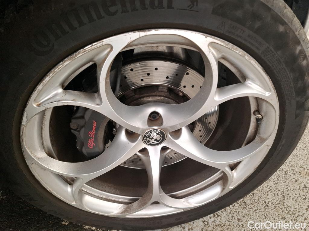  Alfa Romeo   STELVIO Stelvio Quadrifoglio Q4 2.9 turbo 510CV BVA8 E6d #19