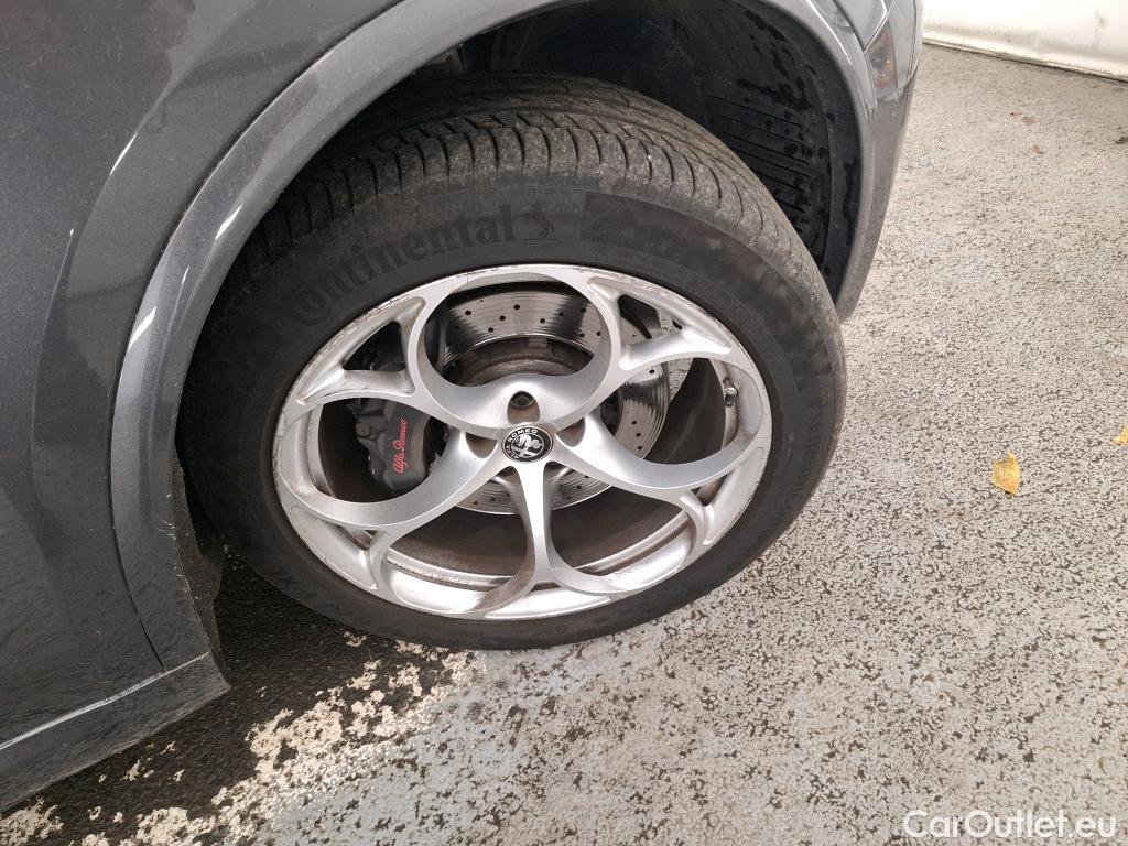  Alfa Romeo   STELVIO Stelvio Quadrifoglio Q4 2.9 turbo 510CV BVA8 E6d #18