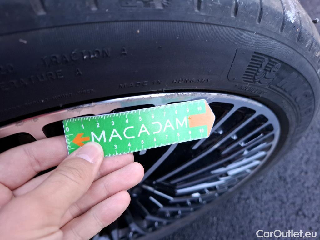  Mercedes  EQC MERCEDES-BENZ  / 2019 / 5P / SUV  400 AMG Line 4MATIC #24