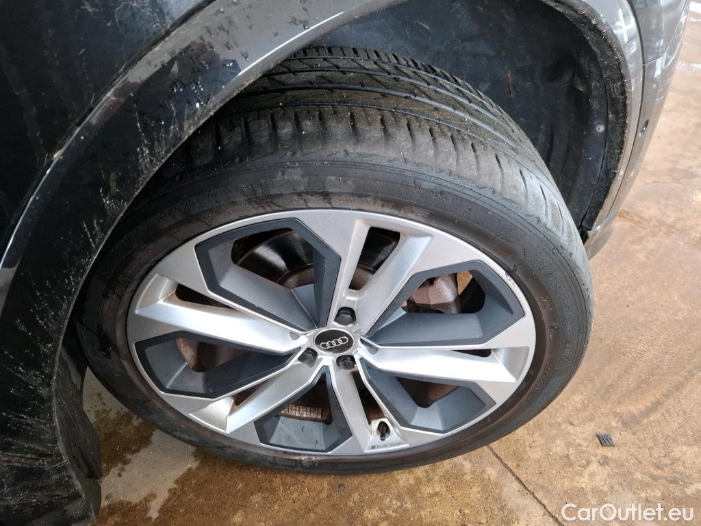  Audi  Q3 AUDI  / 2018 / 5P / SUV 45 TFSI E 245 S TRONIC S LINE #5