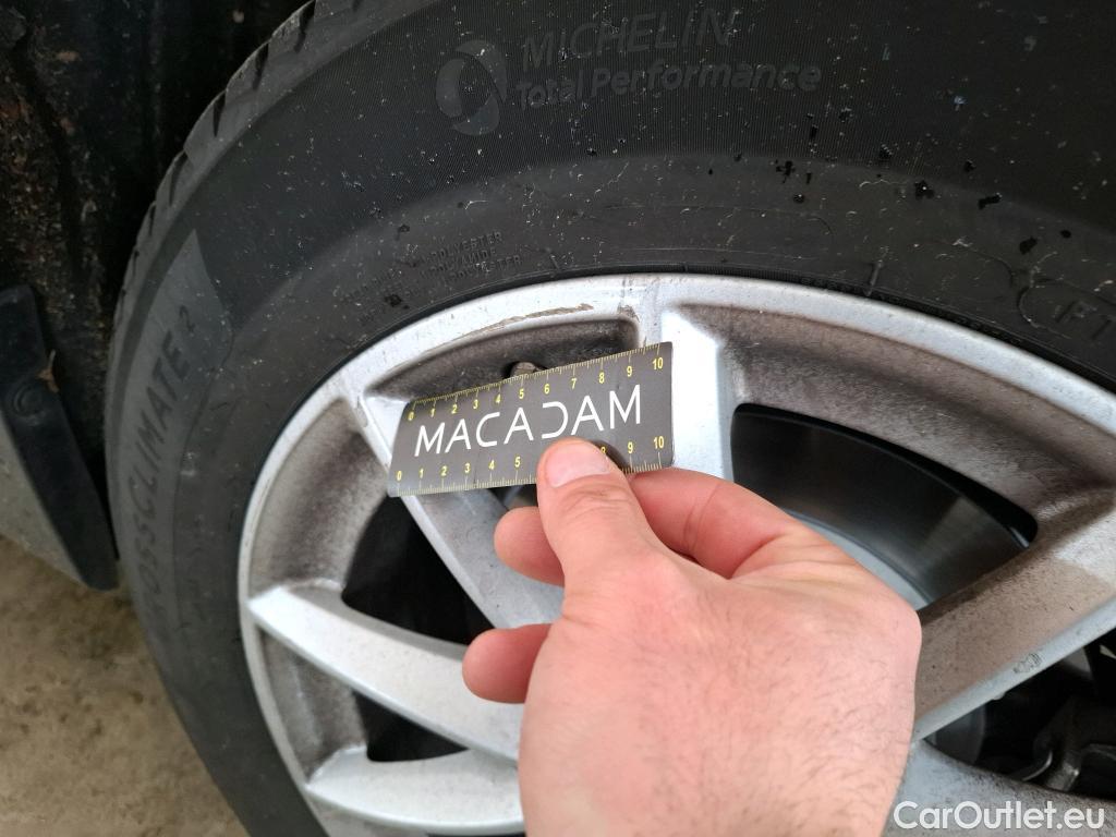  Bmw  Serie 2 Série 2 Gran Tourer 216d Lounge 1.5 115CV BVA7 E6d #26