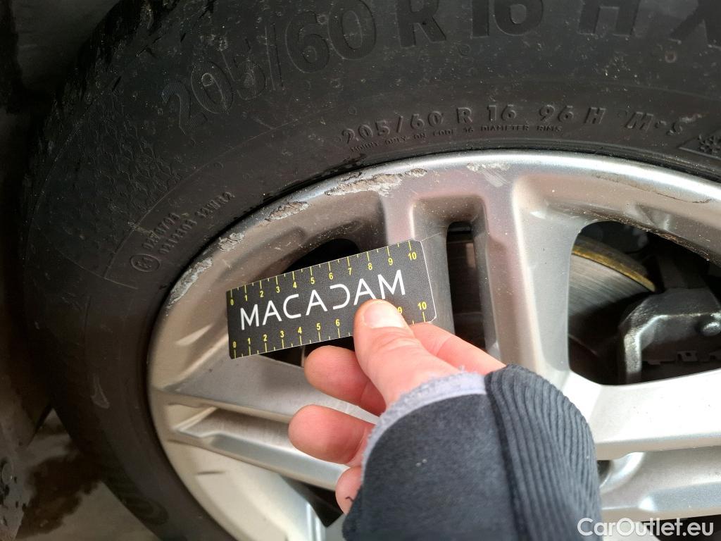  Hyundai  Konna HYUNDAI Kona / 2020 / 5P / SUV 1.6 CRDI 136 HYBRID 48V DCT-7 BUSINESS #8