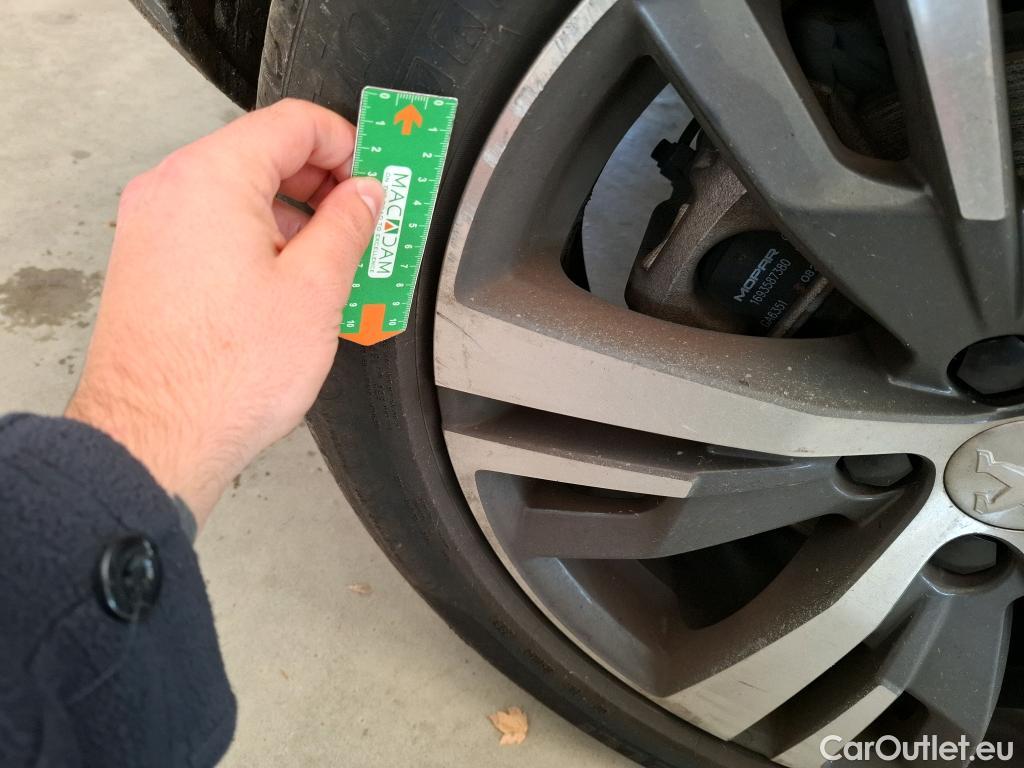  Peugeot  3008  Allure Pack 1.2 PureTech 130CV BVA8 E6d #15