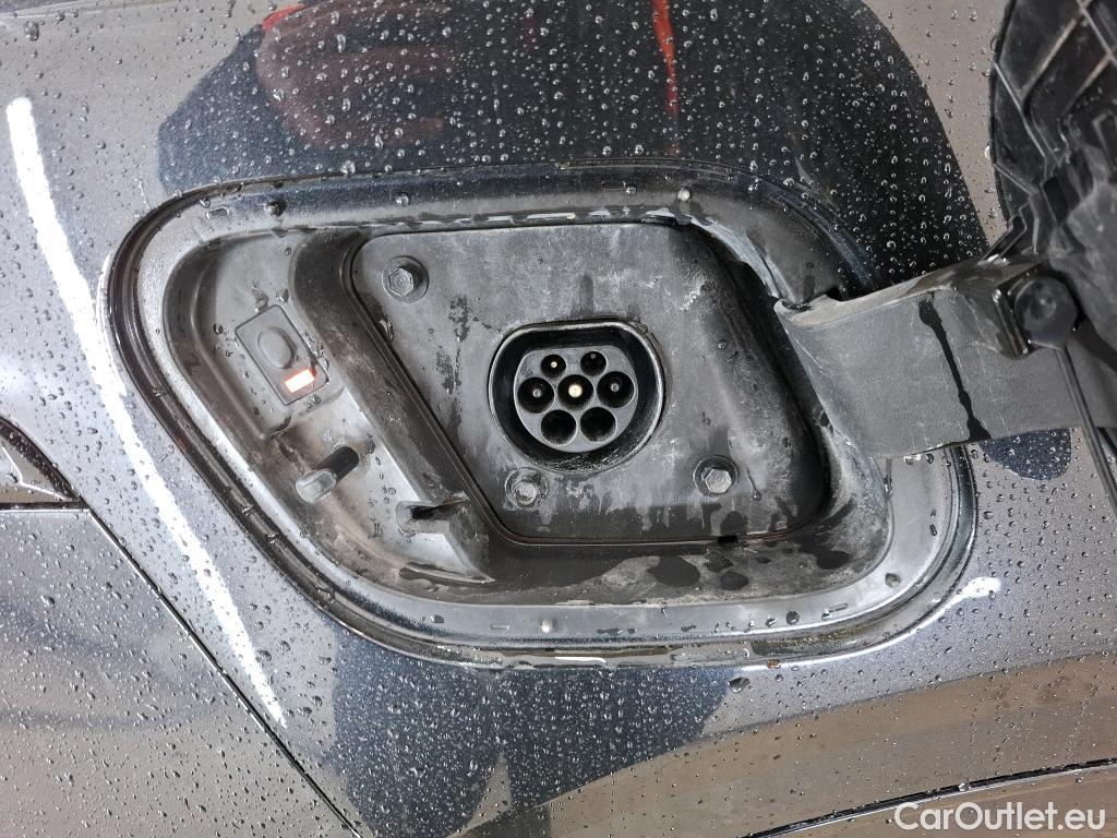  KIA  Sportage KIA  / 2021 / 5P / SUV 1.6 T-GDI 265 PHEV AUTO 4WD GT-LINE PREM #9