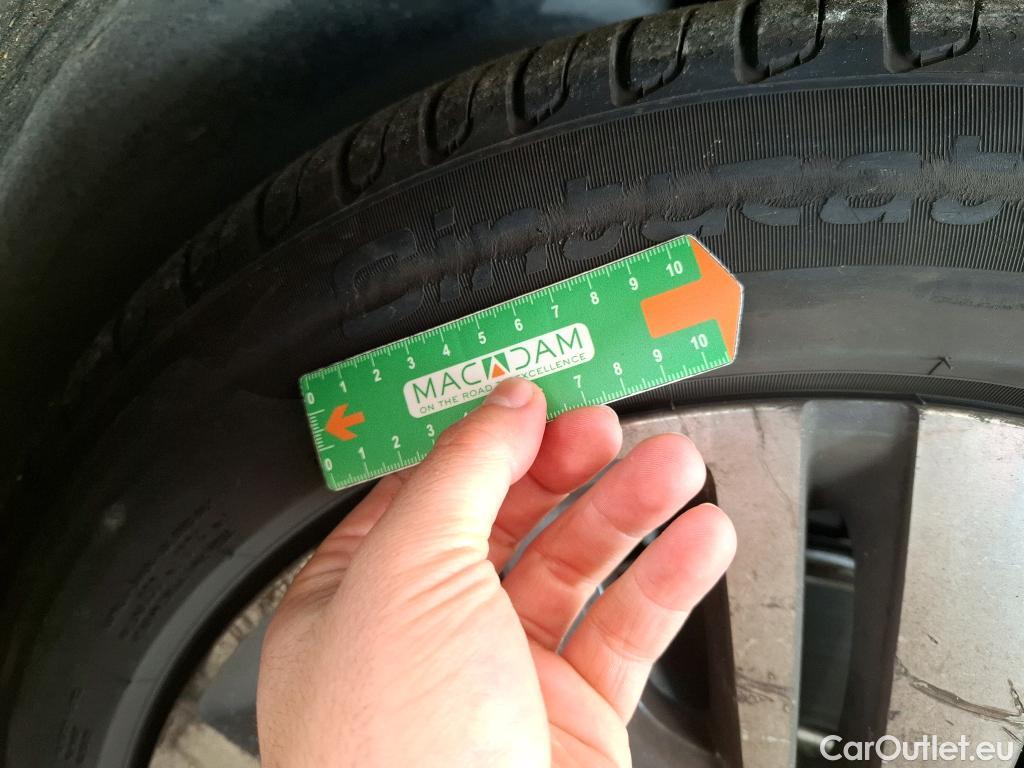  Peugeot  3008  Allure Pack 1.2 PureTech 130CV BVA8 E6d #23