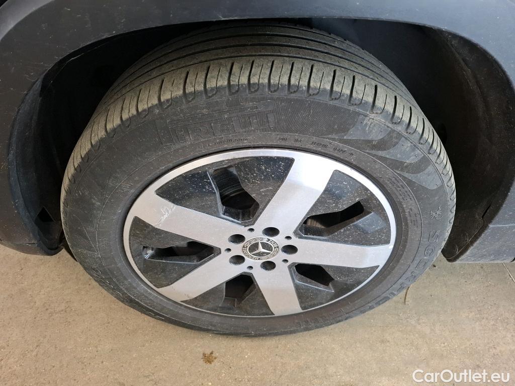  Mercedes  GLB MERCEDES-BENZ  / 2019 / 5P / SUV  200 d Business Line #31