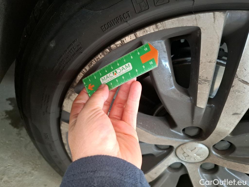  Peugeot  3008  Allure Pack 1.2 PureTech 130CV BVA8 E6d #8