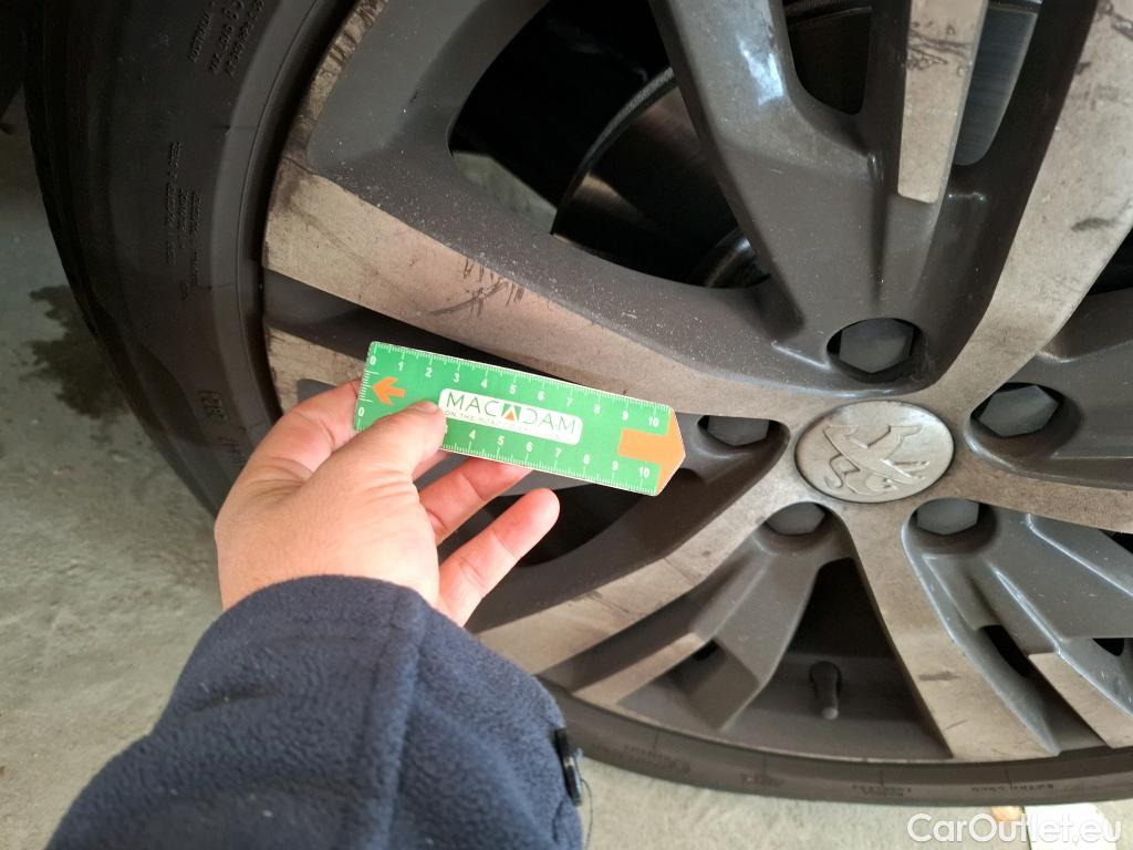  Peugeot  3008  Allure Pack 1.2 PureTech 130CV BVA8 E6d #9