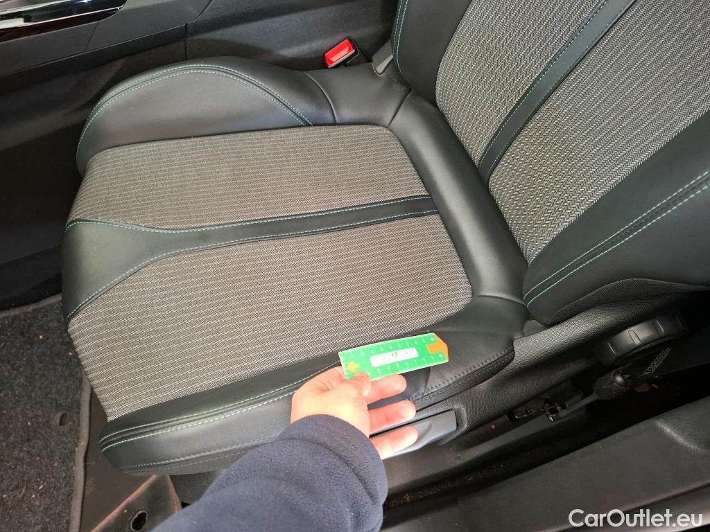  Peugeot  3008  Allure Pack 1.2 PureTech 130CV BVA8 E6d #19