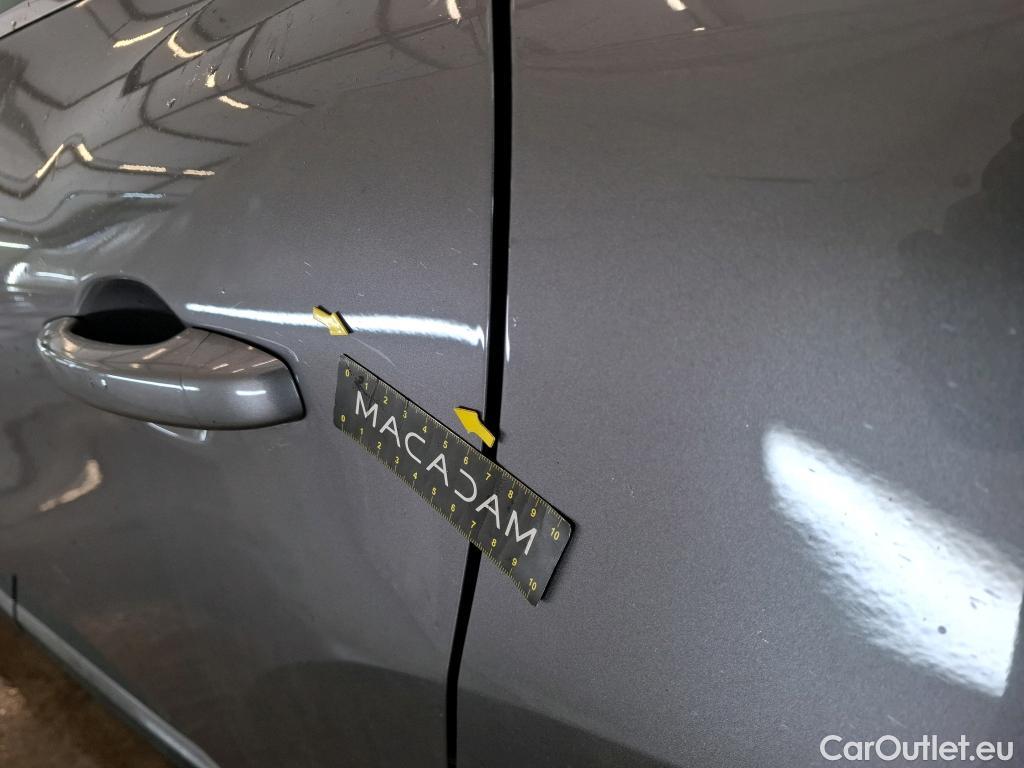  Renault  Captur  II Techno 1.6 E-TECH Hybrid 145CV BVA6 E6d #18