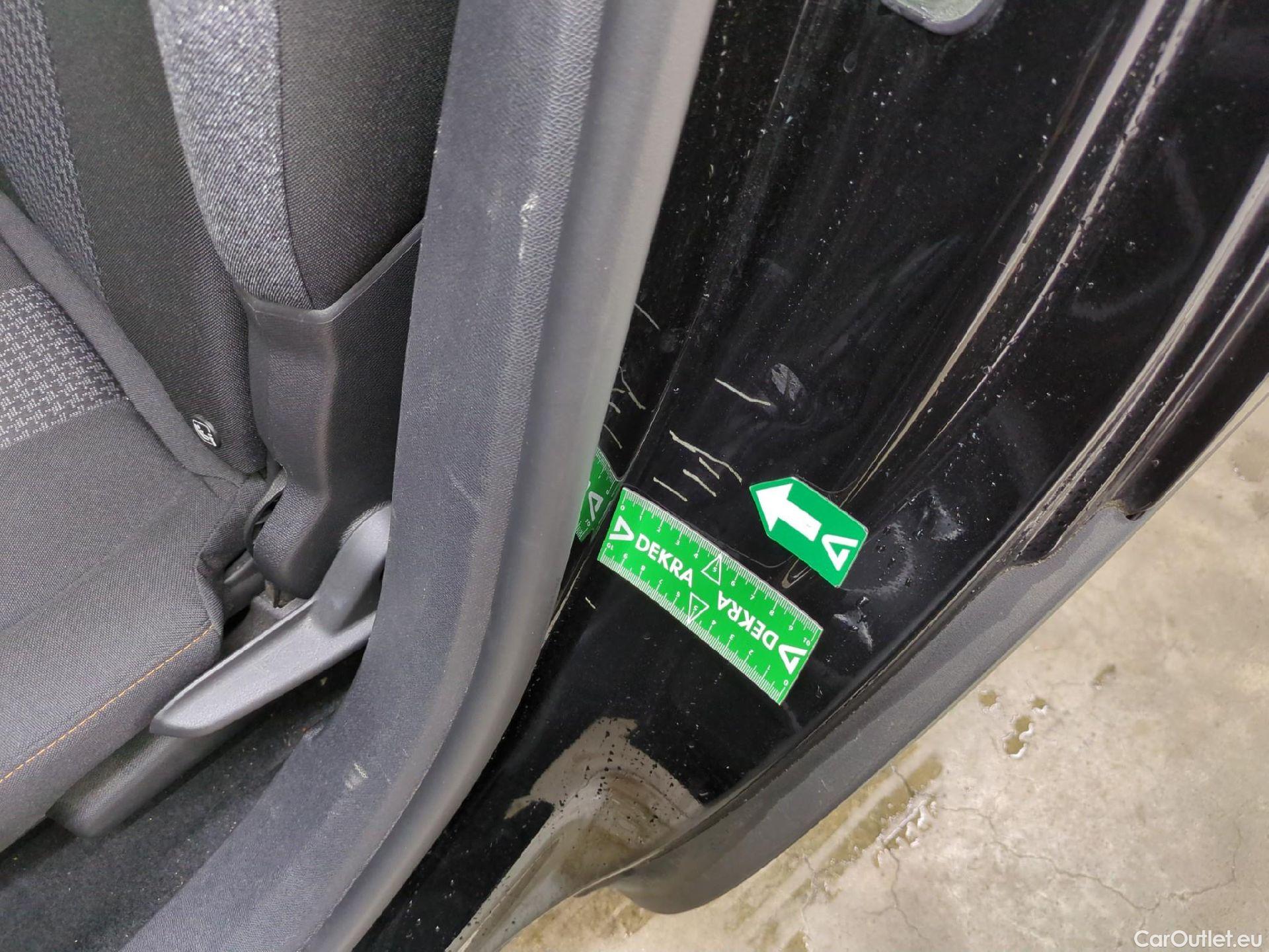  Peugeot  5008  Active Business 1.5 HDi 130CV BVA8 E6d #1