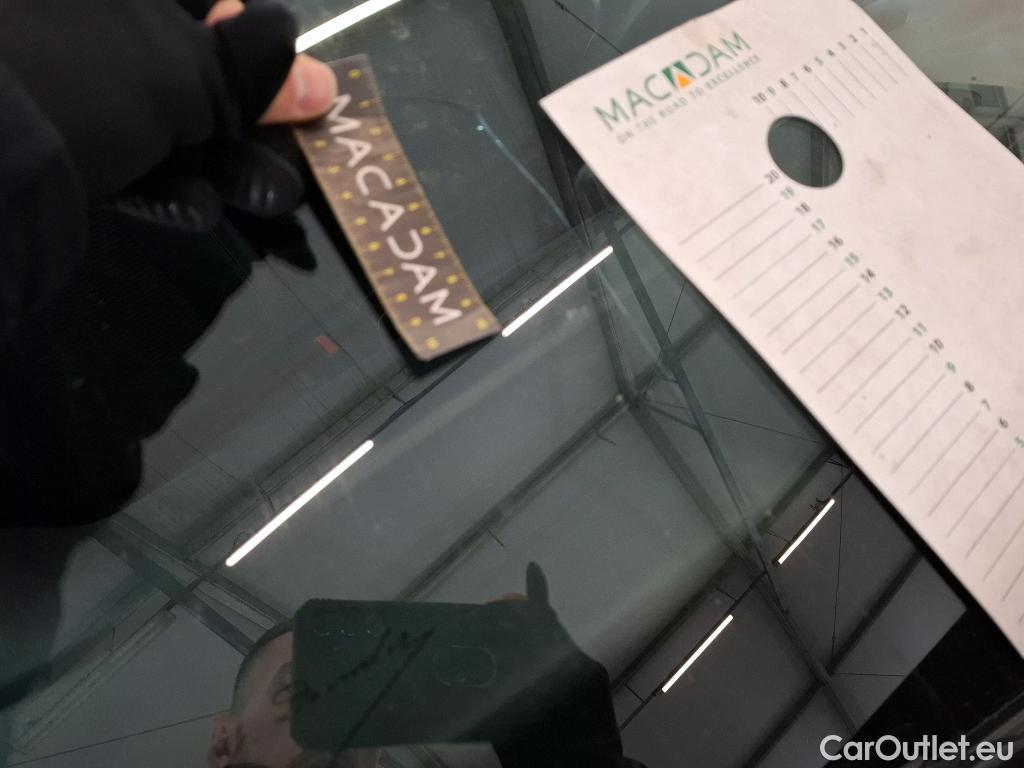  Mercedes  GLB MERCEDES-BENZ  / 2019 / 5P / SUV  200 d Business Line #30