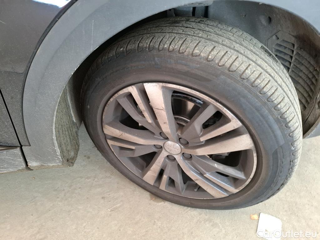  Peugeot  3008  Allure Pack 1.2 PureTech 130CV BVA8 E6d #22