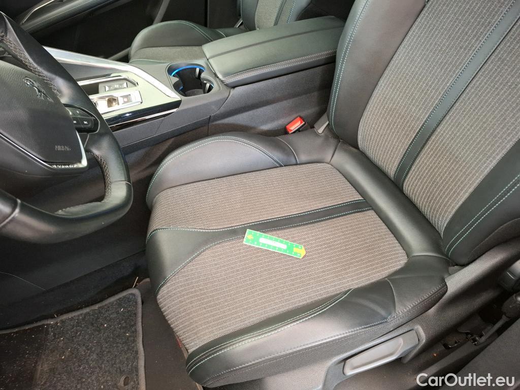  Peugeot  3008  Allure Pack 1.2 PureTech 130CV BVA8 E6d #18