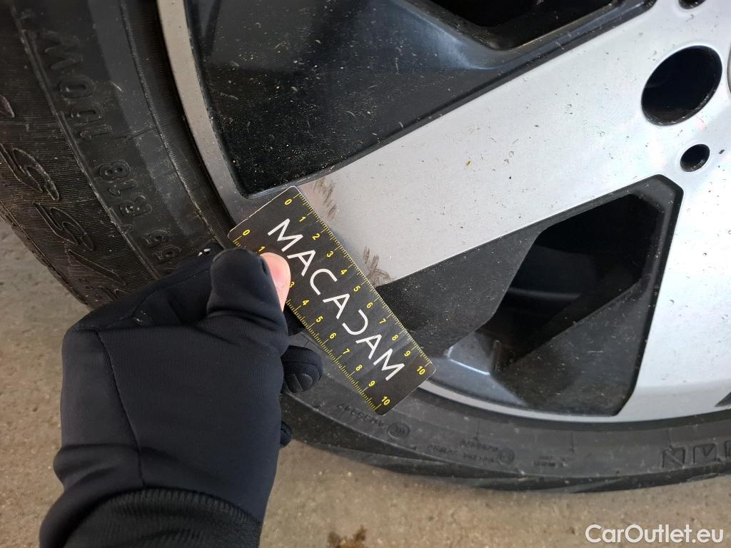  Mercedes  GLB MERCEDES-BENZ  / 2019 / 5P / SUV  200 d Business Line #34